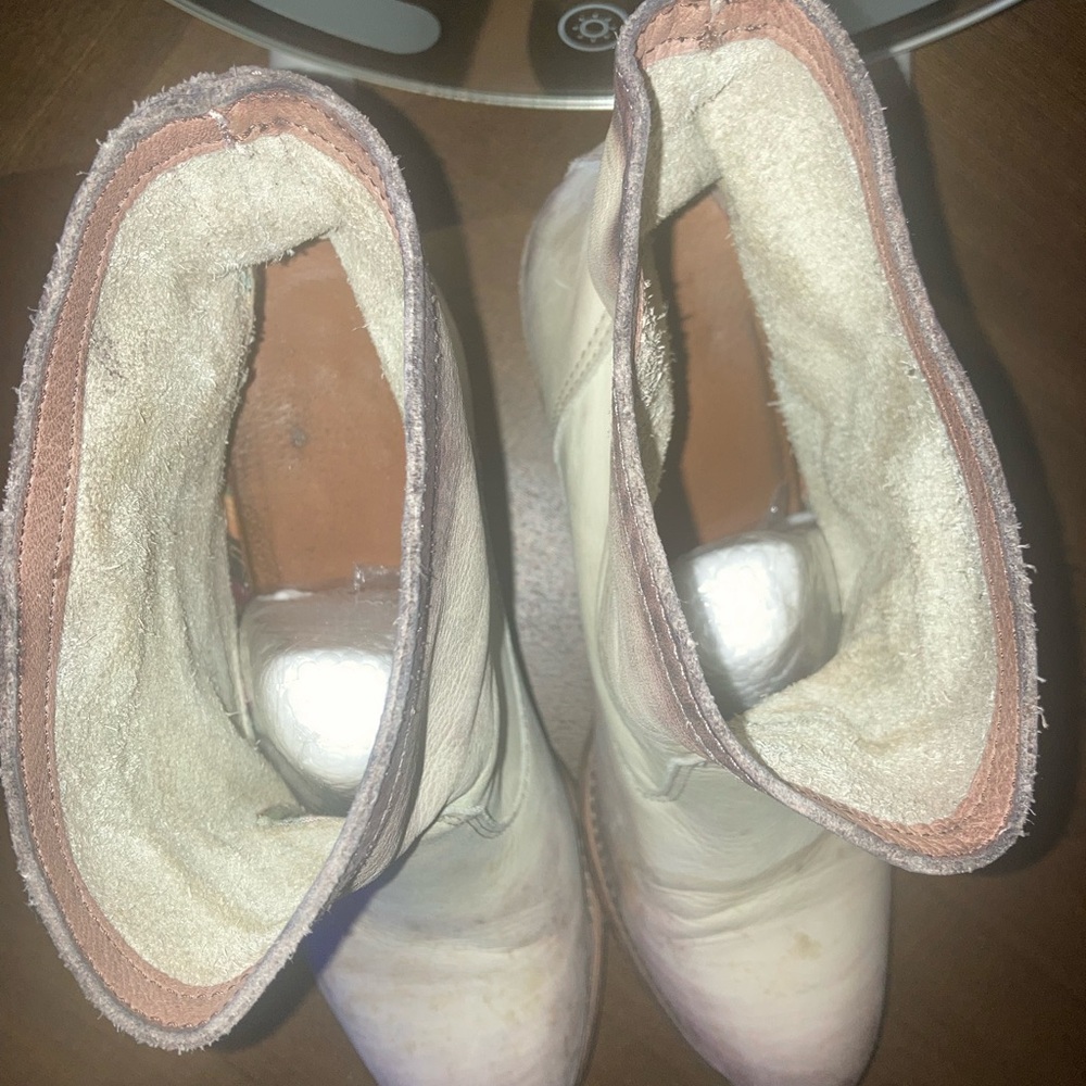 Women's Cream Ankle distressed Cowgirl Booties Size - Picture 3 of 9